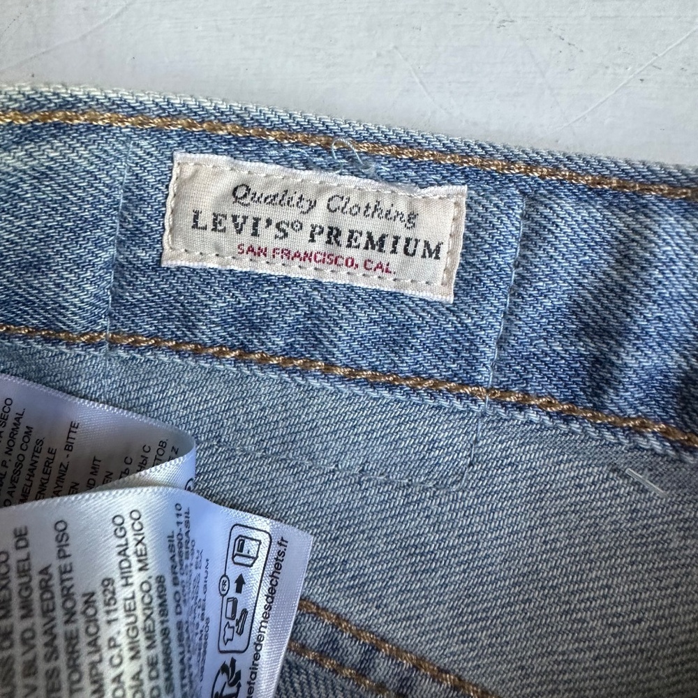 Levis Premium Baggy Dad Jeans - Picture 5 of 9